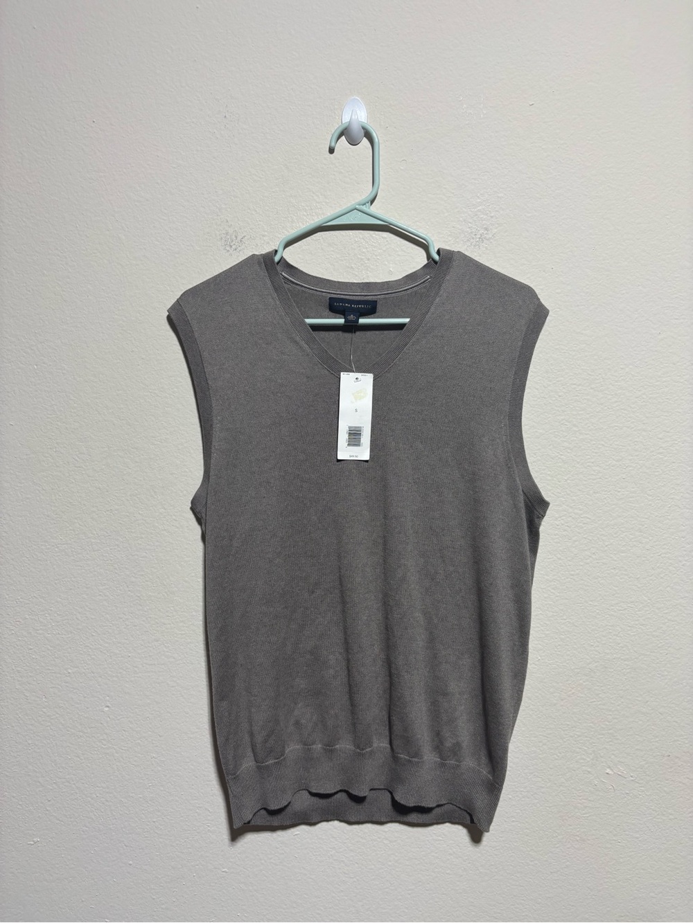 Banana Republic Sleeveless V-Neck Knit Shell - Gray